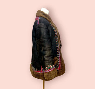 VINTAGE - AFGHAN VINTAGE LEATHER EMBROIDED PATCHED SHEEPSKIN FUR TRIM
